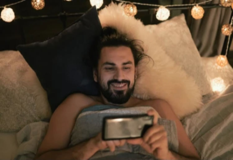 Seductive Ways To Flirt With Your Gay Partner Via Text