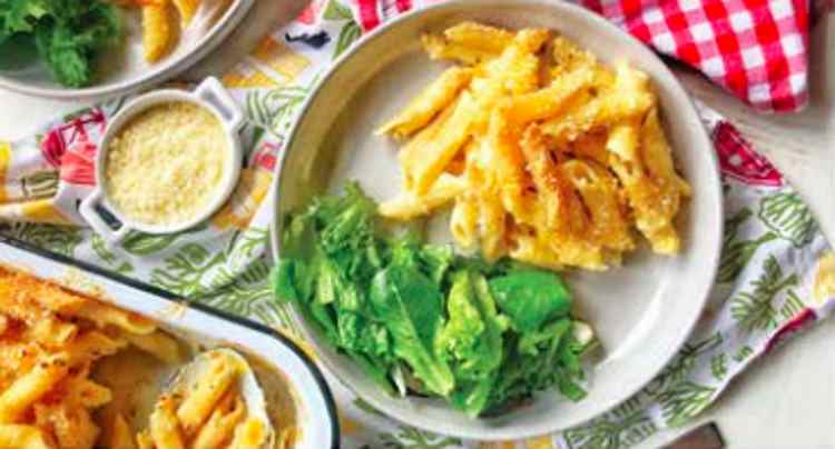 Mac and Cheese with Autumn Salad Mac and Cheese with Autumn Salad